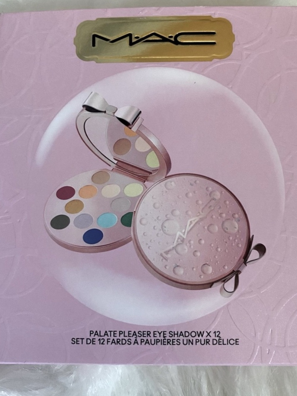 MAC Cosmetics limited edition Holiday 2022 palate pleaser eyeshadow x12